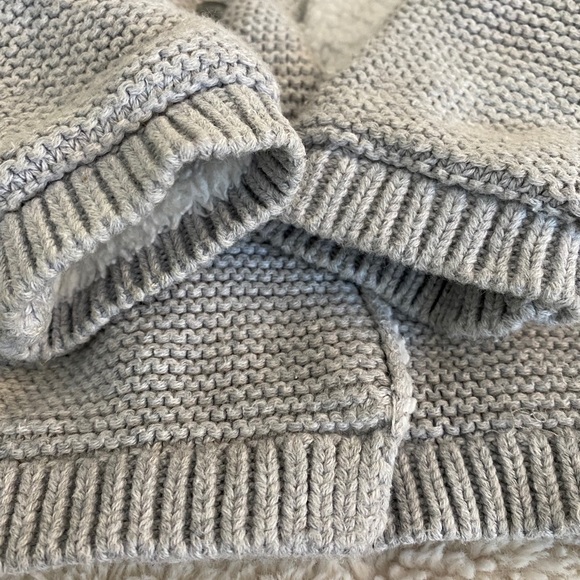 Carter’s thick cardigan sweater toddler - Picture 4 of 6